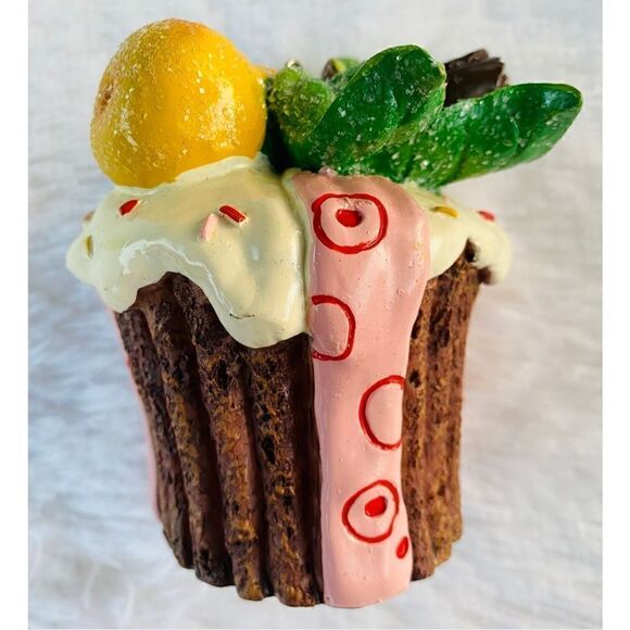 NWOT Christmas Wonderland Chocolate Cupcake With Glitter Ornament By Rainbow Inc - Picture 7 of 8